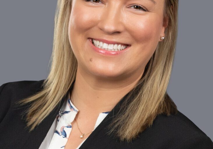 headshot of Angie Munson, CRNA AAPA